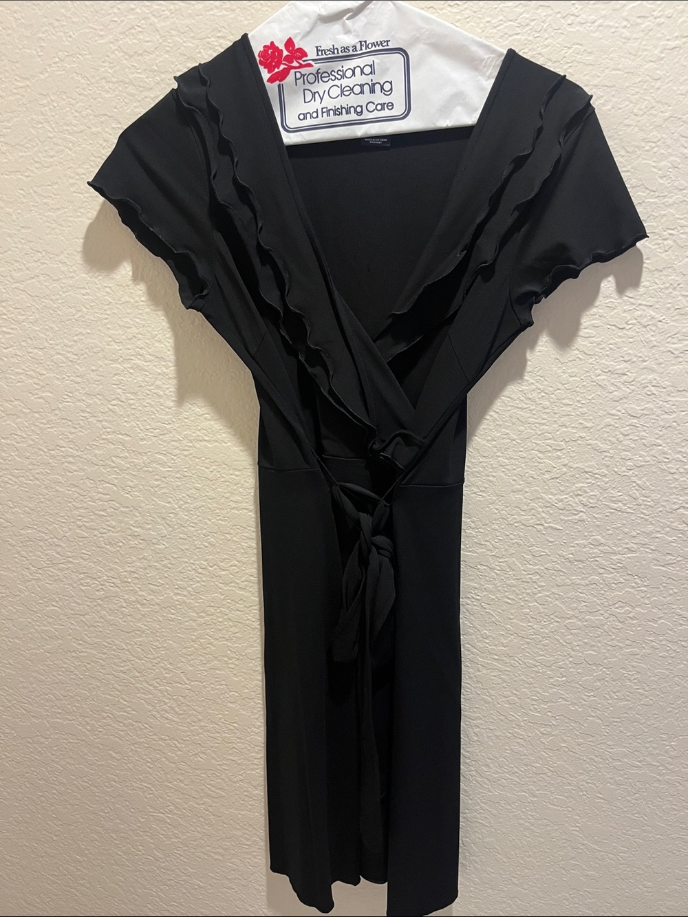 GAP Black Ruffle-Trim Midi Wrap Dress